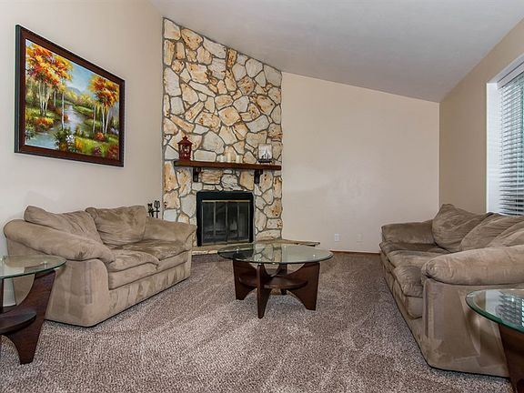 2nd image of 10071 S Bagpiper Cir
