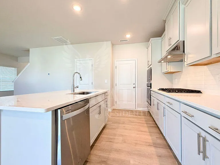 645 Red River Dr — Photo 19