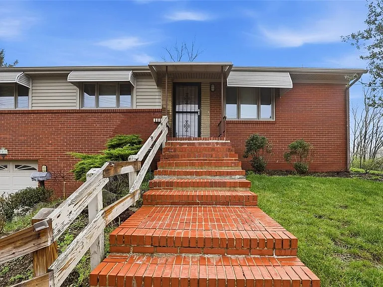 1013 El Rancho Dr — Photo 1