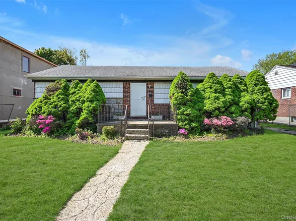 2255 Parkhurst Road, Elmont, NY 11003