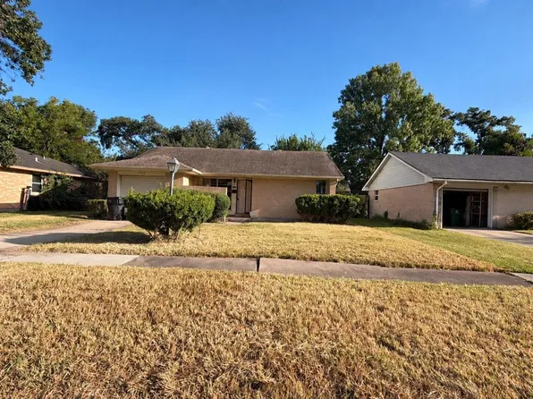 9939 Kittrell St, Houston, TX 77034