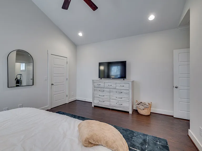 4704B Michigan Ave — Photo 58