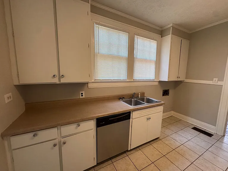 1154 S Lawrence St — Photo 9