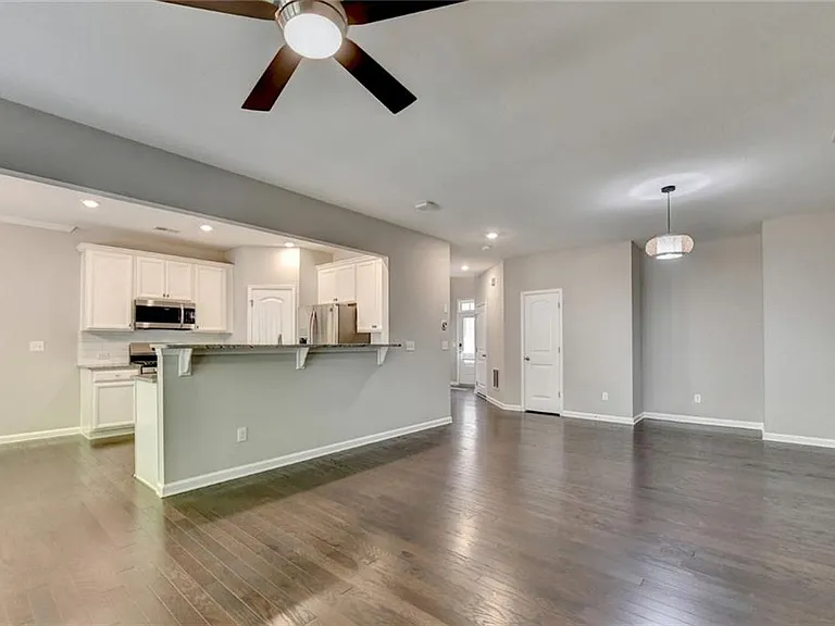 7245 Heritage Oak Ct — Photo 16