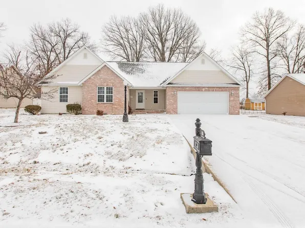 104 Breeze Dr, Carterville, IL 62918