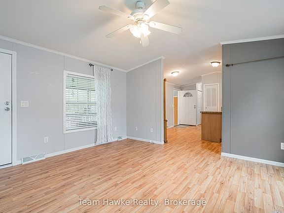5th image of 97 Georgian Glen Dr