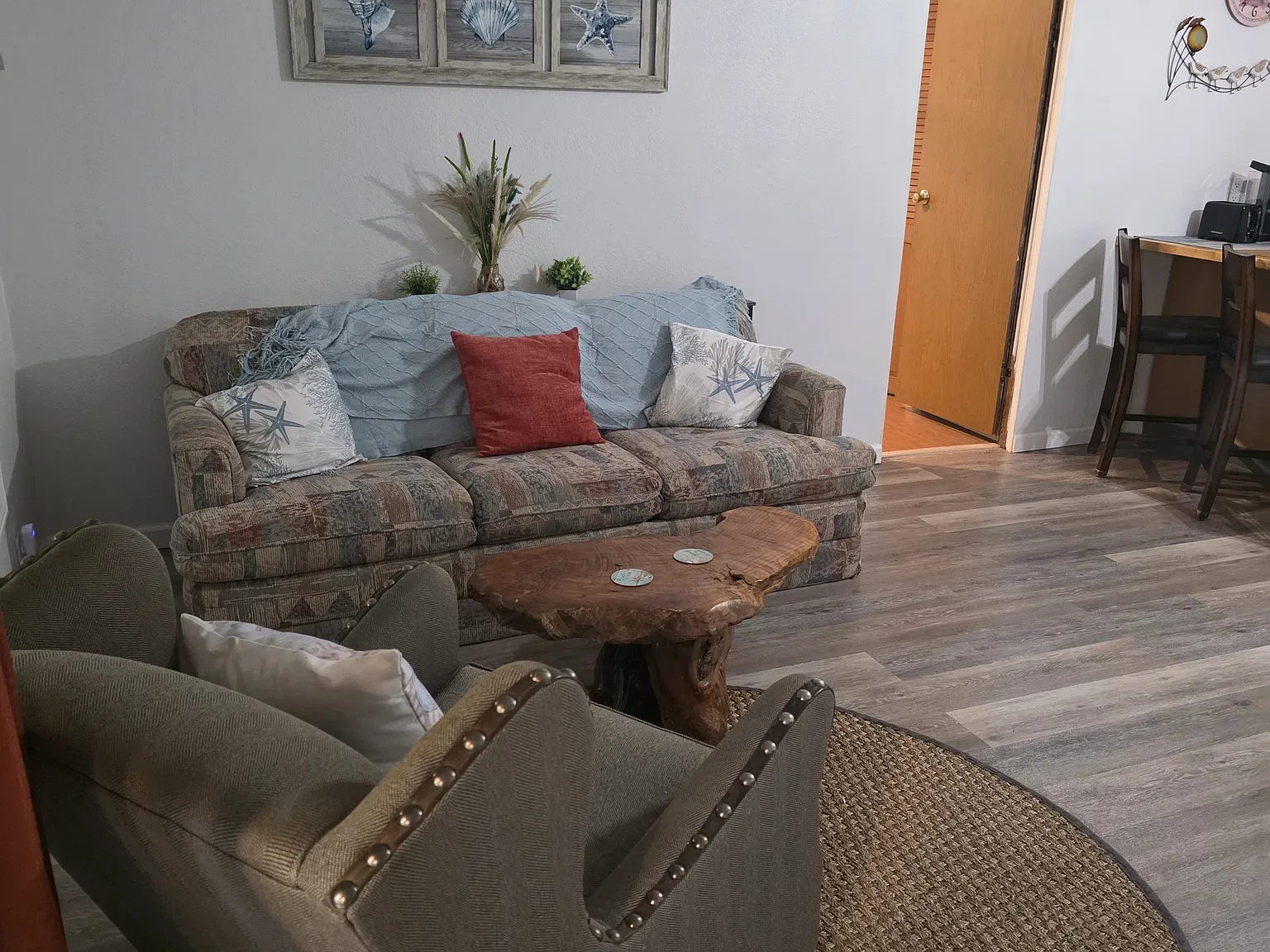 11 Sycamore St — Photo 2