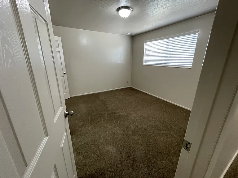 16 E 700 N #16 — Photo 8