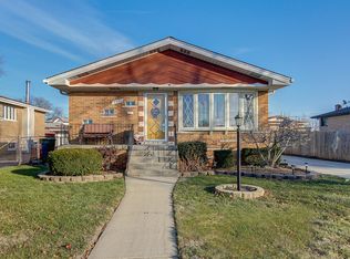 7945 Meade Ave, Burbank, IL