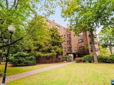 421 Park Pl APT 4E, Fort Lee, NJ, 07024