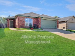412 Parkmere Dr, Fort Worth, TX 76108
