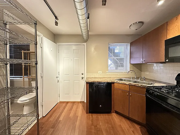 674 N Orleans St #2 — Photo 4