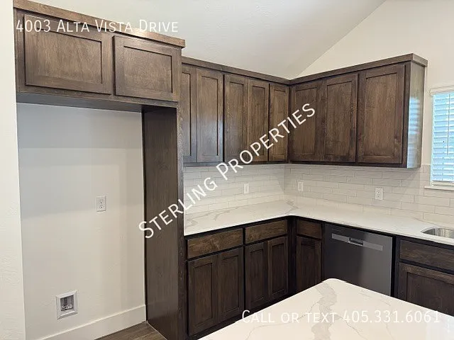 4003 Alta Vista Dr — Photo 10