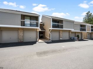 13 North Slope, Clinton, NJ 08809