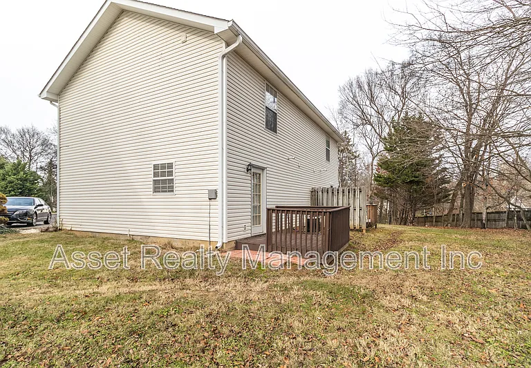 836 Duchess Way — Photo 12