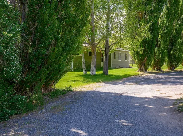 905 S 9th St, Basin, WY 82410