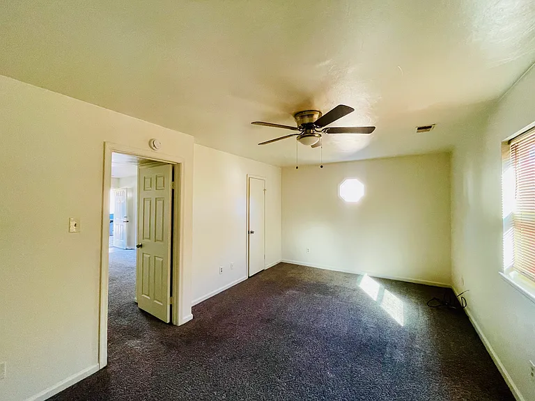 548 Ashlawn Dr #3 — Photo 4