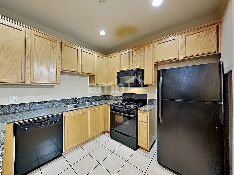 10440 Tuscany Rose Ct — Photo 3
