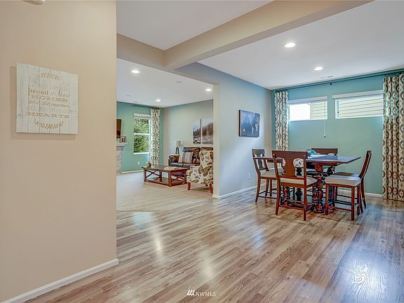 5th image of 2403 Burlwood Street NE