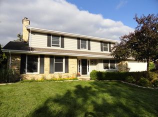 3320 W Riviera Ct, Mequon, WI 53092