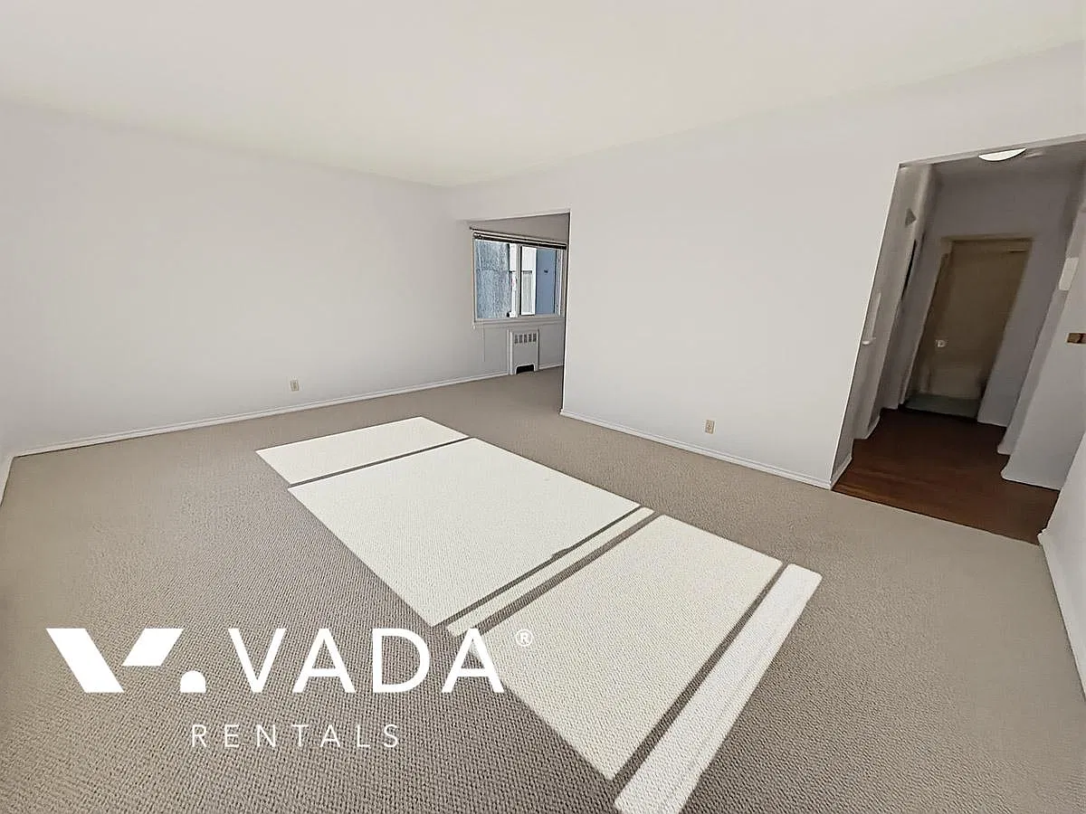 1208 Burnaby Street Vancouver — Photo 3