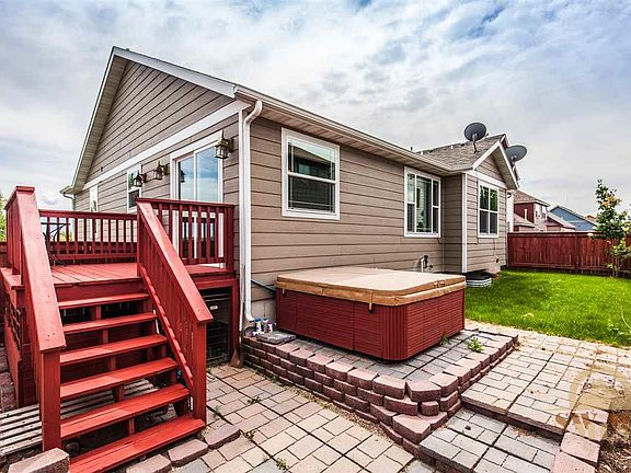 3rd image of 125 Engberg Ln
