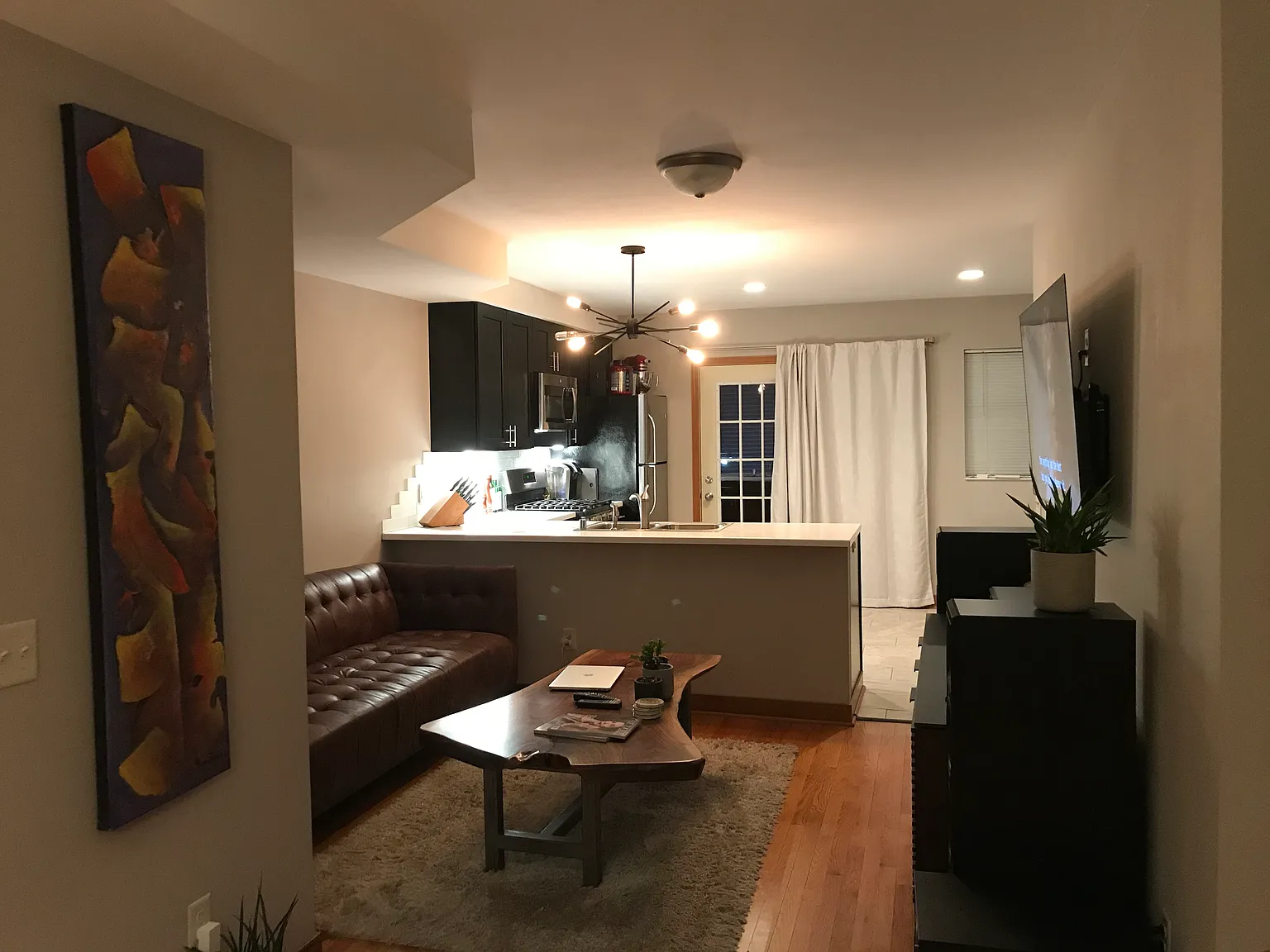 2 bed, 1.5 bath, 930 sqft, $2,830 — Photo 1