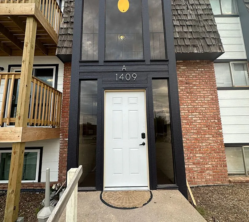 1409 E Iron Ave