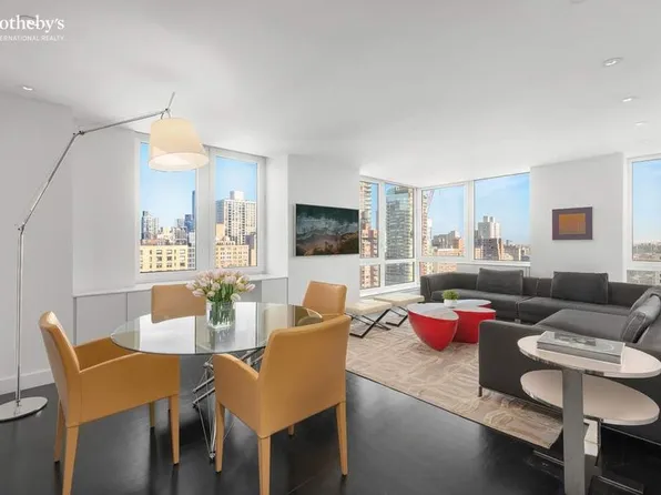 300 East 77th Street image 1 of 12