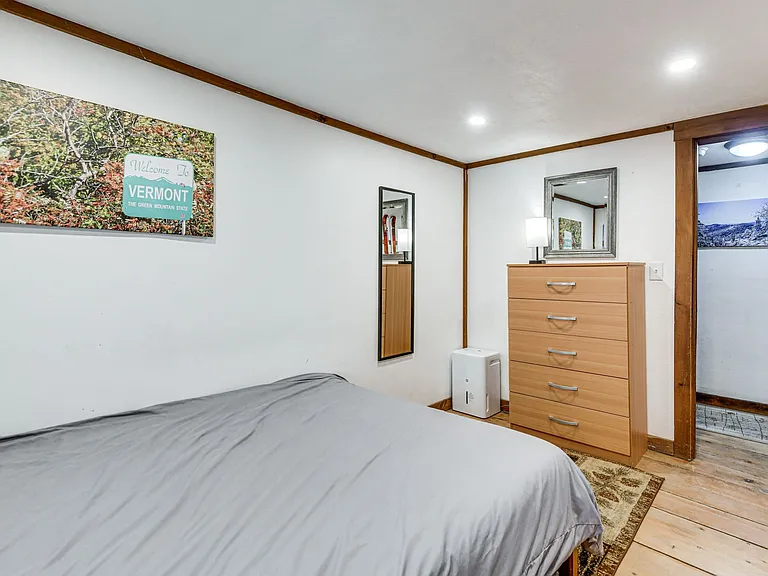 1072 Route 100 — Photo 12