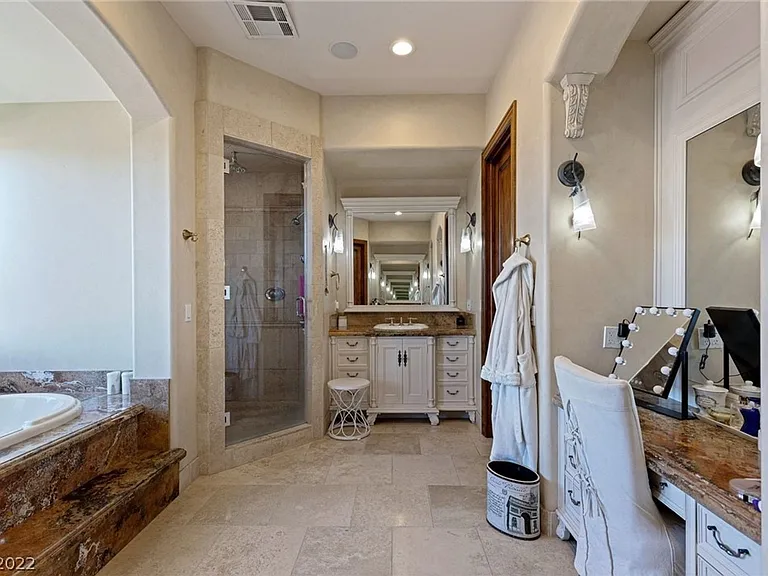9720 Verlaine Ct — Photo 36