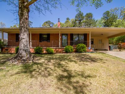 8200 Chatham Dr, Little Rock, AR, 72227