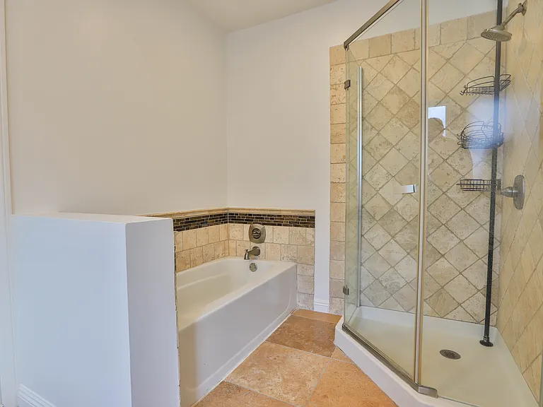 4835 Cliffside Dr — Photo 46