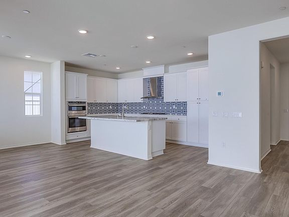 5th image of 4636 Estrella Dr