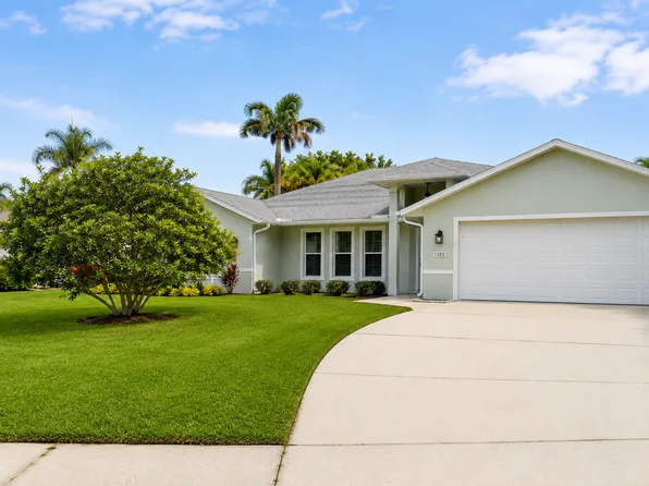 1305 Ambra Dr, Melbourne, FL 32940
