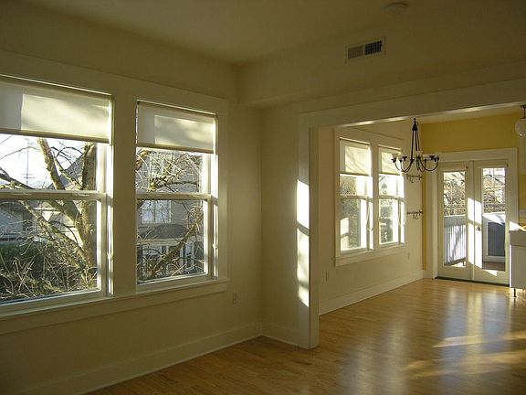 Open plan living room and dinning area