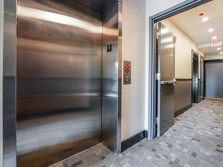 237 Washington St #401 — Photo 20