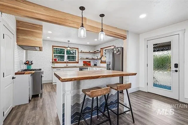 3 bed, 2933 sqft, $3,500 — Photo 3