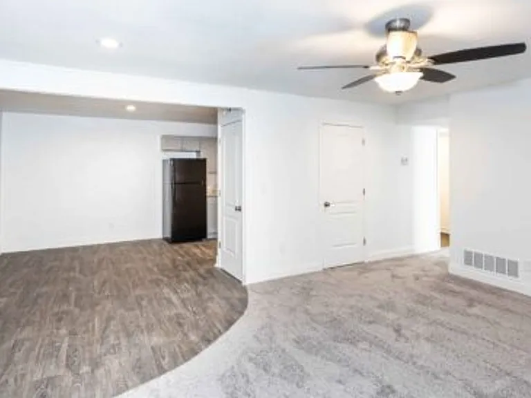 Westgate Village Apartments — Photo 3