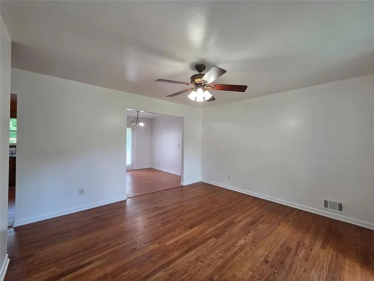 762 Lancelot Dr — Photo 5