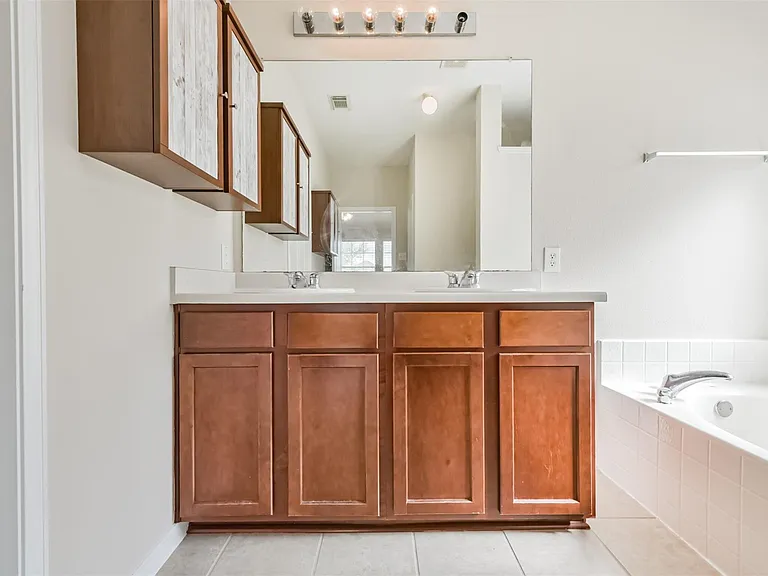 2601 Hewn Rock Way — Photo 22
