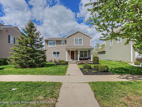 2nd image of 2718 Elderberry Dr