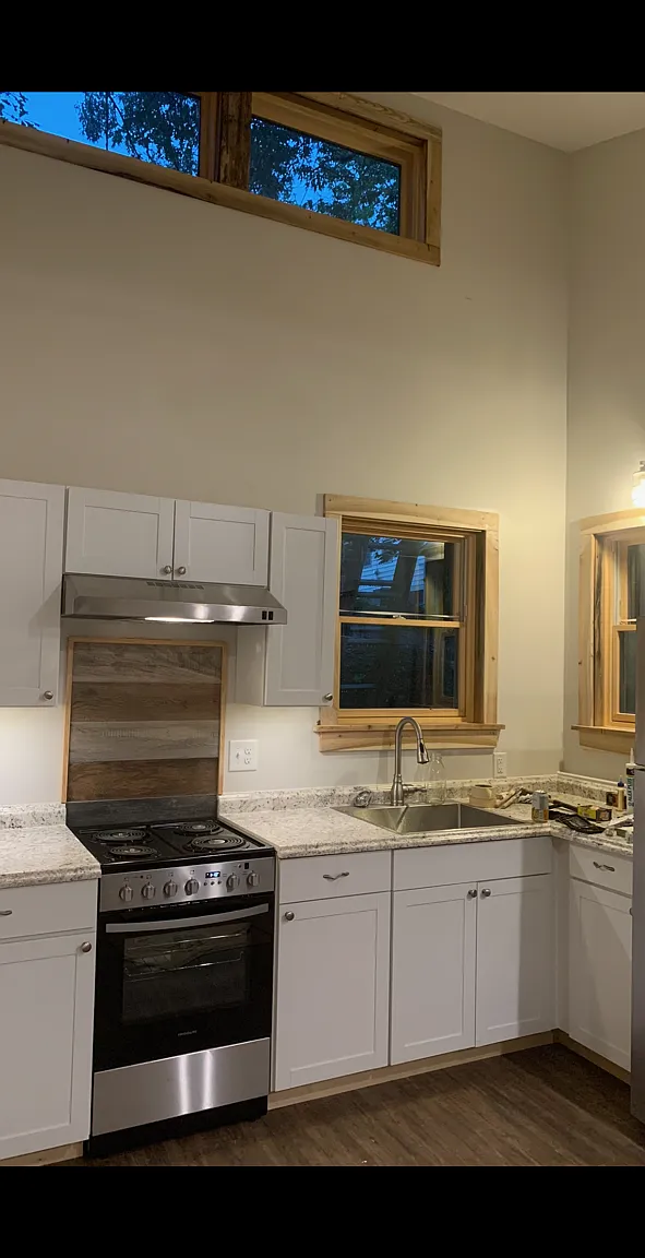 34 N Pershing Rd — Photo 2