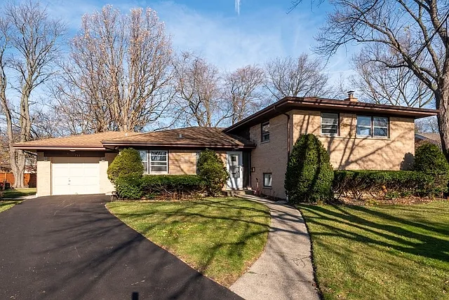 733 Laporte Ave photo 1
