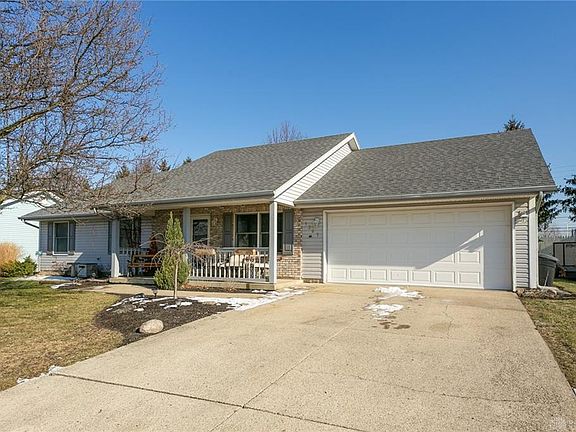 2nd image of 3265 Redbud Dr