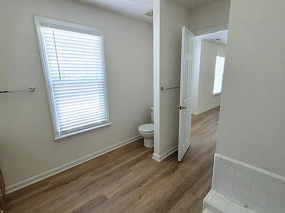 5th image of 9504 Meadowmont Ln