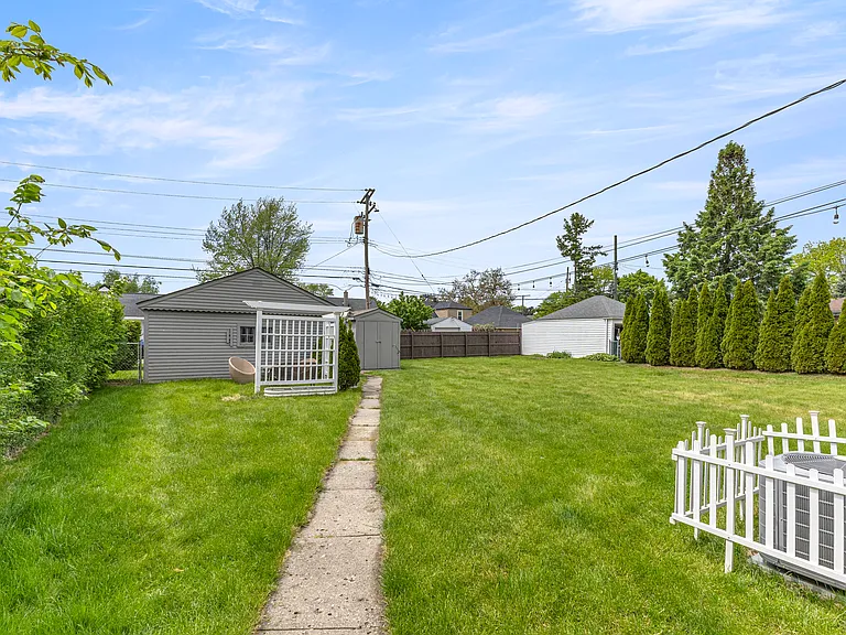 3230 Harding St — Photo 36