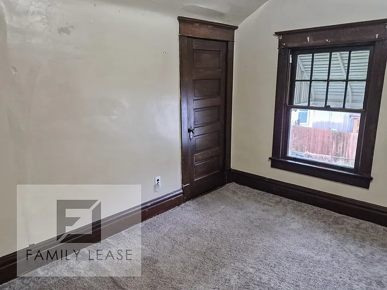 596 Lafayette Ave — Photo 20