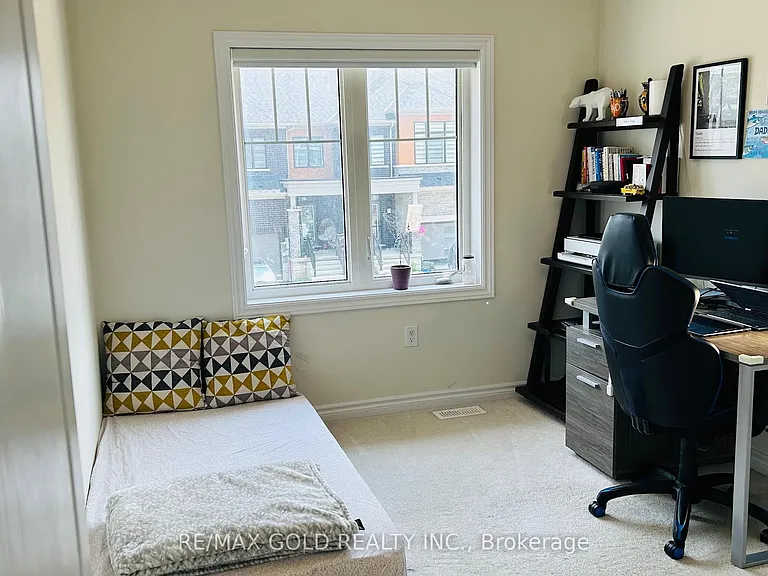 28 Amos Ave — Photo 7