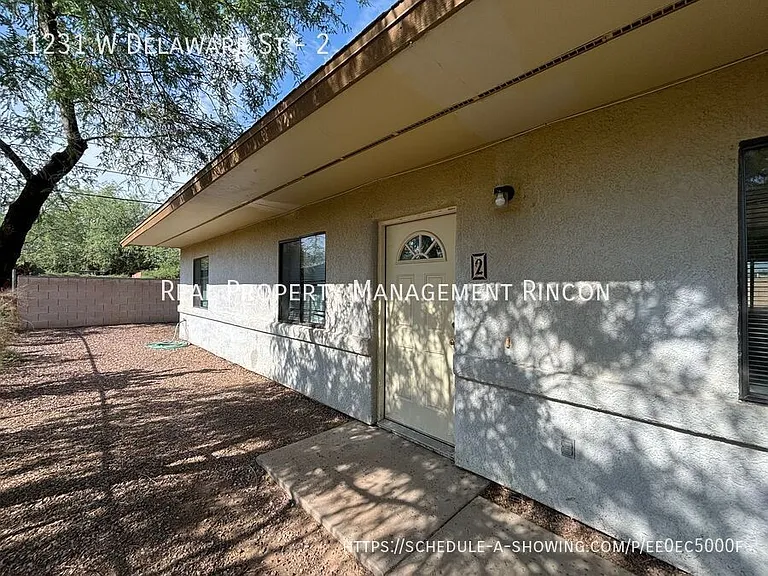 1231 W Delaware St #2 — Photo 1